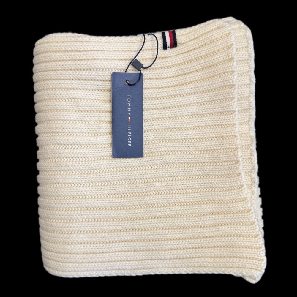 Tommy Hilfiger Unisex Winter White Knit Scarf with Logo Cream One Size NEW